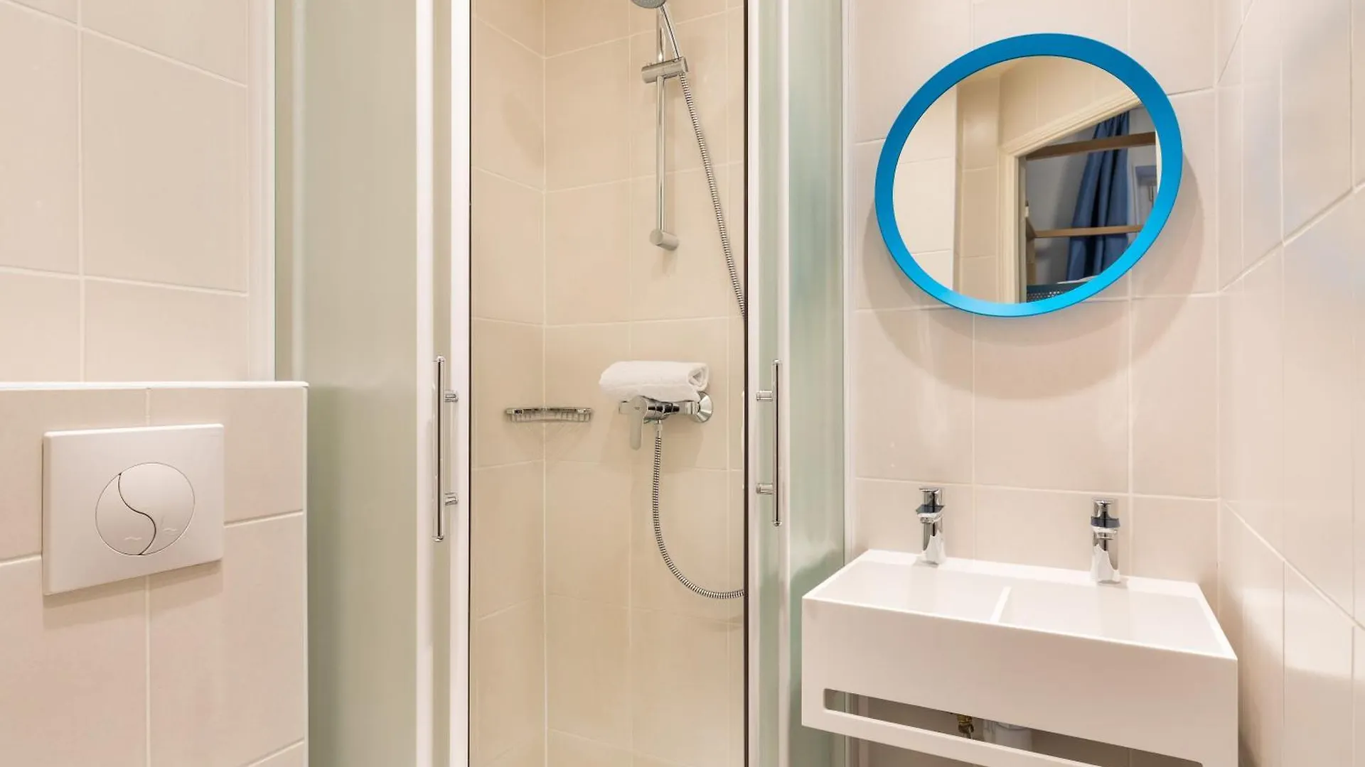 Hostel Ozz Νίκαια