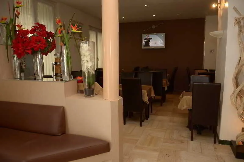 Hostel Ozz Νίκαια
