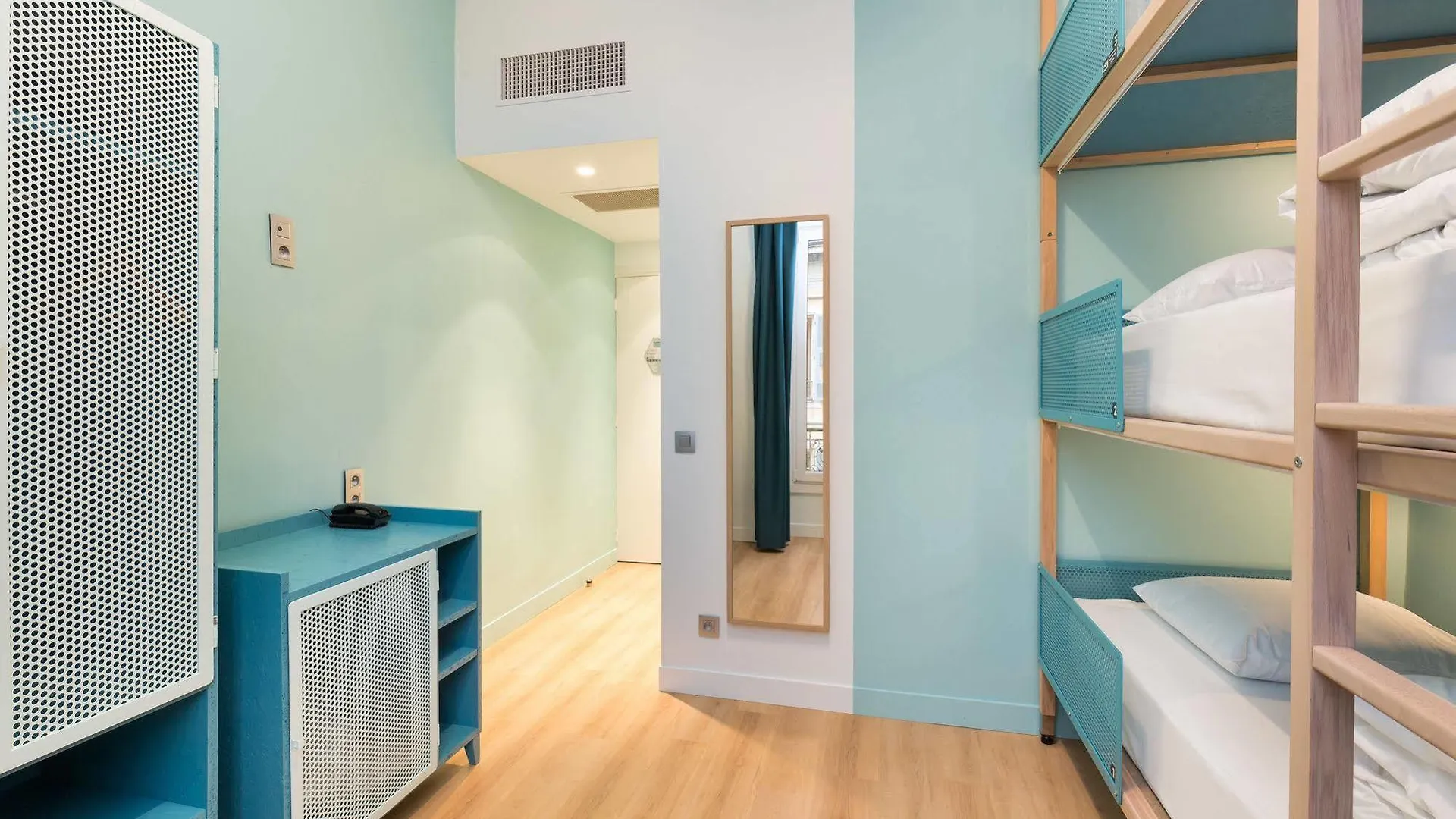 Hostel Ozz Νίκαια