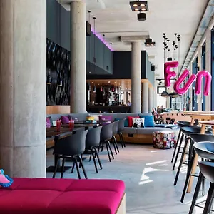 Moxy Wien Airport Hotel Schwechat