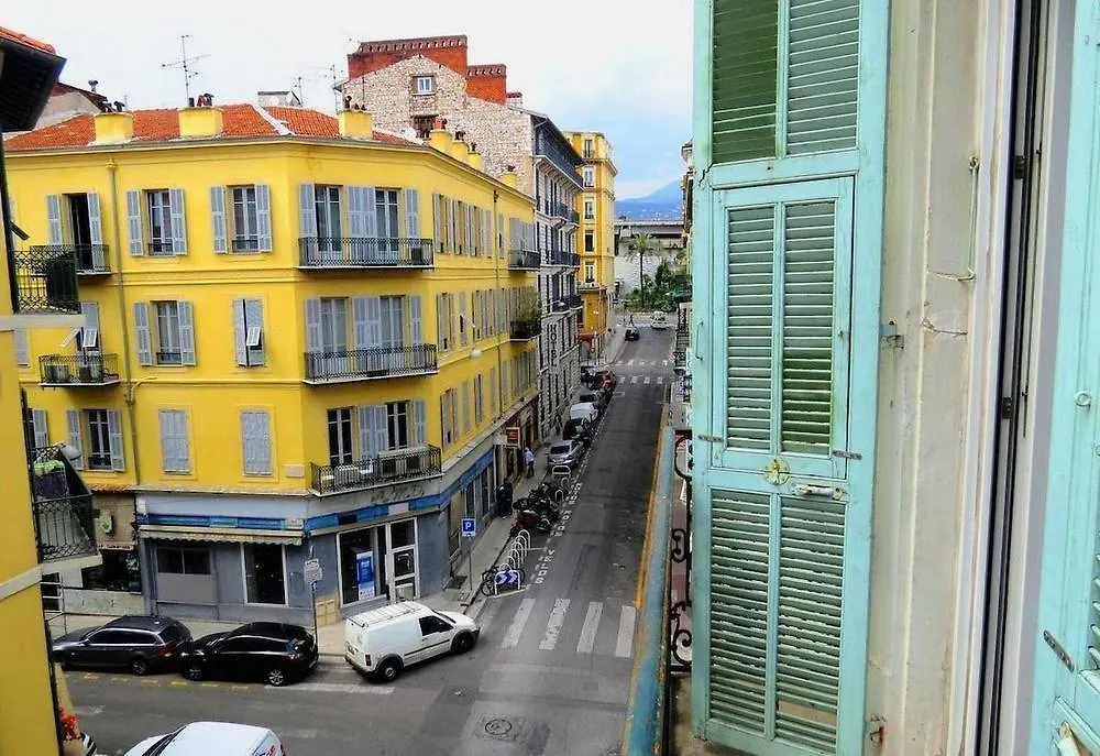 Hostel Ozz Nice
